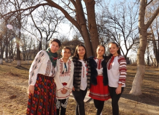 Profesoara care s-a întors în satul natal și scrie povești împreună cu elevii săi: ”Schimbarea pornește de la fiecare dintre noi”