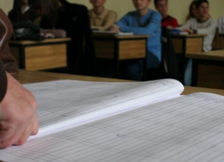 Profesorii cu vechime își vor putea reduce numărul de ore fără diminuarea salariului – decizie în Parlament