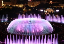 Simfonia Apei, la a doua ediție: Spectacol de apă, muzică și lumini la Fântânile Urbane din Piața Unirii