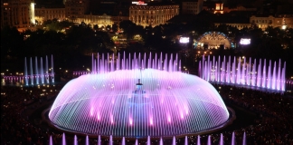 Simfonia Apei, la a doua ediție: Spectacol de apă, muzică și lumini la Fântânile Urbane din Piața Unirii