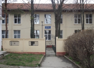 Un fost elev din Olt a dat în judecată liceul la care a învățat și a câștigat. Ce a obținut
