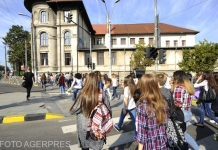 Discipline studiate modular și orar special pentru clasele a XII-a. Primul an de pilotare la Colegiul Național „Gheorghe Șincai” – concluzii/raport