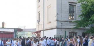 Bursele elevilor din sectorul 4: Bursa de performanță – 50 de lei, bursele de merit – de la 30 de lei. Asociația Elevilor: ”Sunt ruşinos de mici!”