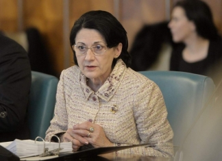 Andronescu: ”Statistica ne arată că s-au completat clase de liceu cu note între 2 şi 3 sau între 3 şi 4, ceea ce mi se pare inacceptabil”