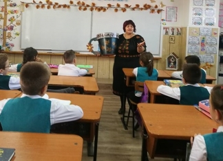 O generație în două fotografii și emoțiile unei învățătoare pentru elevii săi, aflați în fața primului examen