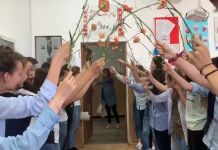 Surpriza unor elevi de clasa a IX-a pentru diriginta lor. Ștefan: ”Este un om deschis la suflet, ne întreabă cum ne simțim. Îi pasă de noi”