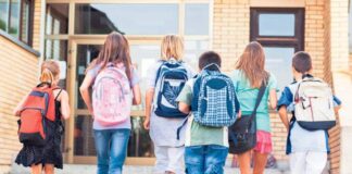 Petiție online pentru reducerea supraaglomerării din școli: ”Cerem respectarea legii privind numărul maxim de copii dintr-o clasă”