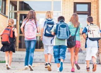 Petiție online pentru reducerea supraaglomerării din școli: ”Cerem respectarea legii privind numărul maxim de copii dintr-o clasă”