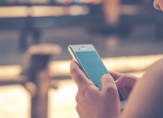 Elevi eliminați de la prima probă de BAC după ce au fost prinşi cu telefonul mobil la ei