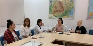 Poveștile unor tinere nevăzătoare, studente la Universitatea din București: ”Descurcați-vă, dacă ați vrut la facultate!”
