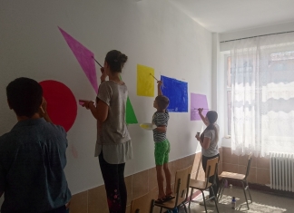 Copiii își doresc o școală colorată! Un proiect de vacanță, realizat de elevii Școlii nr. 2 din Hunedoara FOTO