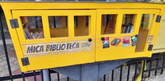 Mini-biblioteci pe străzile din sat: Locuitorii sunt încurajați să citească și să facă schimb de cărți