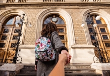 Admiterea la facultate. Ghiduri pentru elevi, părinți și consilieri, puse la dispoziție de Ministerul Educației. Broșurile, trimise către inspectorate