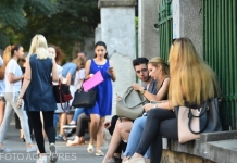 Elevi de 10 la BAC. Cristina locuiește la țară, a făcut naveta la liceu și vrea să devină învățătoare