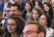 Teodorovici vrea ca absolvenții Programului de Internship al Guvernului să fie angajați automat