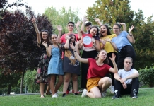 Hai #SUS! Educația schimbă vieți: O campanie în care elevii Liceului ”Voltaire” din Craiova scriu povestea unui om de succes