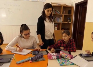 Școala de la sat în care matematica se învață pe tabletă. Profesoara Ana Ungureanu: ”Copiilor le place. Progresul este evident”