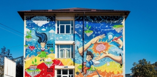Școli din Piatra-Neamț, îmbrăcate în culoare. Picturi murale care dau viață clădirilor în care copiii învață
