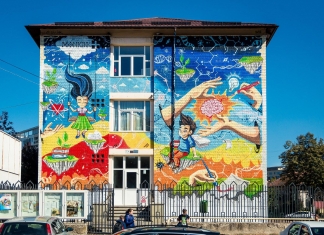 Școli din Piatra-Neamț, îmbrăcate în culoare. Picturi murale care dau viață clădirilor în care copiii învață