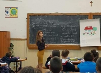 Eleva din Gorj care a luat 10 la BAC și-a împlinit visul. Cristina este învățătoare și predă la școala unde a învățat