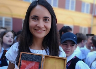 Învățătoarea din Brașov care predă ”inteligența emoțională”. Oana Oana crede în schimbarea la firul ierbii și în educația cu ”dragoste pentru copii”