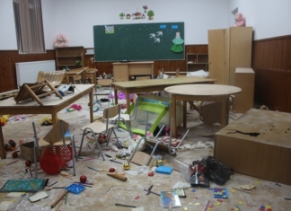 Trei copii au devastat școala primară din Clejani: ”Au distrus tot. Așa ceva nu s-a văzut în România”