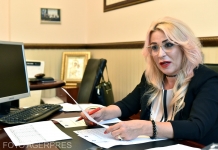 Fondul clasei, goana după auxiliare și cadourile pentru profesori. Ioana Mihaela Neacşu: ”Toate sunt pentru liniştea şi confortul părinţilor”