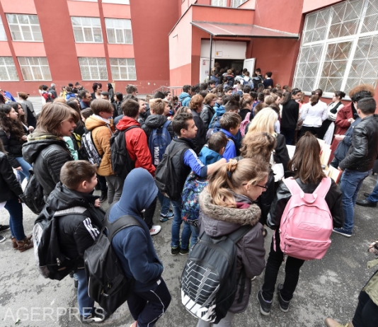 Coordonatorul DSP Bucureşti, despre școlile aglomerate: Nu mai pot fi 30 de elevi într-o clasă. Trebuie să se respecte distanţarea