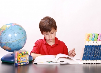 Studiu: Aproape 60% dintre părinți cred că programul încărcat influențează sănătatea copiilor