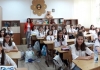 O profesoară din Buzău și-a rugat elevii să renunțe la florile din prima zi de școală și să cumpere rechizite pentru copiii nevoiași