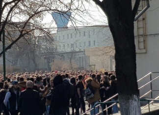 FSLI solicită Senatului să voteze legea prin care se oferă protecţie cadrelor didactice