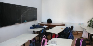 Consiliul Național al Elevilor continuă protestul ”Doliu în educație”: ”Guvernul îşi bate joc de bursele elevilor”