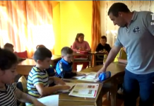 Școala acasă la învățător, într-un sat din Caraș-Severin. Petru Nicoară: ”Mi-am ales meseria din dragoste de copii”