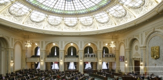 Cum au fost tratați elevii într-o ședință la Parlament: ”Senatorii au dat dovadă de lipsă de respect, vorbind într-un mod batjocoritor”