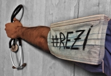 Studenții de la Medicină și Farmacie intră în grevă japoneză. Ei vor purta măști cu mesajul #Rezi