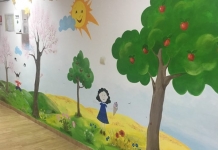 Basme pictate pe pereți, într-o grădiniță de la sat: ”Copiii sunt foarte încântați. Culoarea înseamnă bucurie și veselie” FOTO