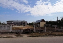Toaletă la preț de apartament, construită în curtea unei școli din Teleorman. Primarul: ”Ce mai e ieftin în ziua de azi?”