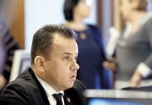 Liviu Pop susține că Ministerul Educației este condus de ”baronii manualelor”: ”Tentaculele sunt bine infiltrate”