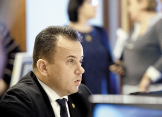 Liviu Pop susține că Ministerul Educației este condus de ”baronii manualelor”: ”Tentaculele sunt bine infiltrate”