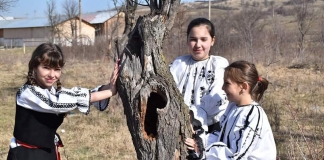 Elevii din Ruși au pornit o mică afacere la școală. ”A început lumea să ne cunoască… Este un sentiment frumos”, spun copiii FOTO