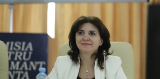 Ministrul Educației vrea să schimbe structura anului școlar de anul viitor: ”Se galopează prin materie. Copiii sunt debusolați”
