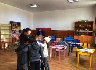 O poveste după vacanță, într-o școală din Prahova. Elevii învățătoarei Camelia Barlaboi: ”Doamna, este extraordinar de frumos!”