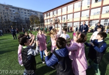 Elevii din învăţământul primar şi preşcolarii s-au întors la cursuri. Următoarea vacanță, pe 21 decembrie