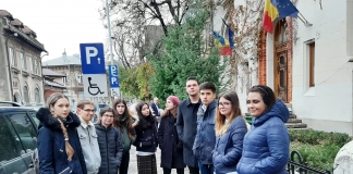 Elevii din Constanța și București-Ilfov: ”Ministrul Educației, Monica Anisie, refuză să ajute elevii în privința accesului la transportul județean”