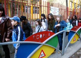 O elevă de clasa a IV-a din Bucureşti a inițiat un proiect de reciclare: ”Totul a pornit de la o emisiune…”