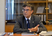 Mircea Dumitru: Avem o școală de spectatori. Elevii vin la școală ca la un spectacol rău, pe care sunt obligați să-l urmărească
