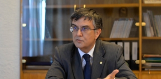 Mircea Dumitru: Avem o școală de spectatori. Elevii vin la școală ca la un spectacol rău, pe care sunt obligați să-l urmărească