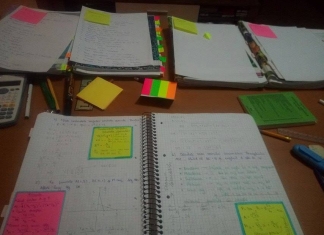 Cum arată un test la ora de matematică. Profesorul le scrie elevilor povești și mesaje de încurajare FOTO