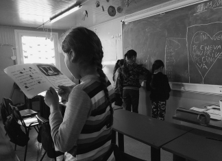 Nastasia Alexandru a studiat în Anglia și s-a întors în țară pentru a le preda copiilor din Săcele: ”Este cel mai bun lucru pe care pot să îl fac în fiecare zi”
