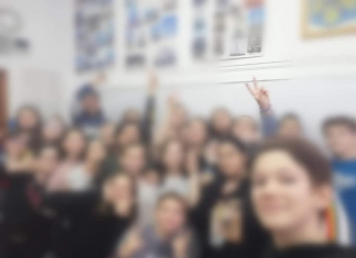 Lecția unei profesoare din Botoșani: Cum și-a convins Mihaela Arhip elevii că sunt ”celebri şi talentaţi” într-o oră care a început fără niciun ”smiley”
